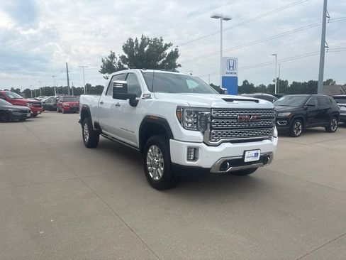 Used 2023 GMC Sierra 2500 Denali w/ Denali Ultimate Package AWD/4WD image 3