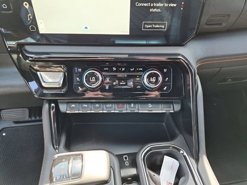 Used 2025 GMC Sierra 1500 AT4 w/ AT4 Premium Package AWD/4WD image 43