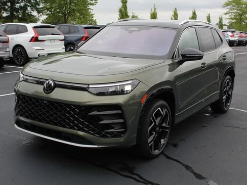 Used 2025 Volkswagen Tiguan SEL R-Line AWD/4WD image 9