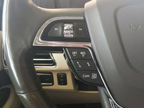 Used 2019 Lincoln Navigator Reserve w/ Cargo Package AWD/4WD image 19