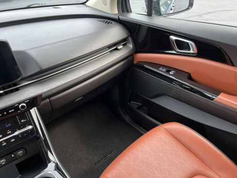 Used 2023 Kia Carnival SX FWD image 31