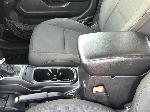 Used 2019 Jeep Wrangler Unlimited Sport image 20