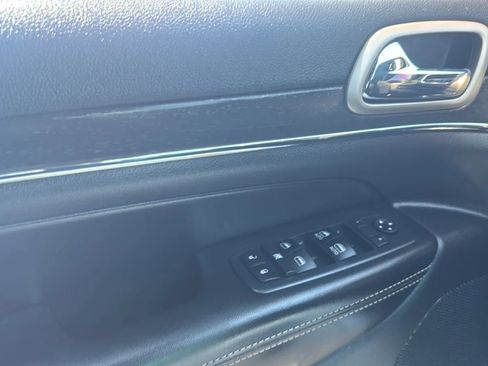 Used 2017 Jeep Grand Cherokee Limited RWD image 16