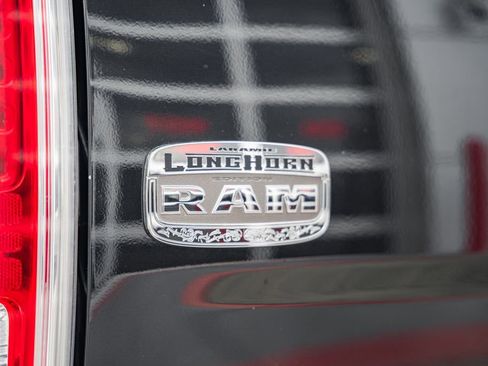 Used 2018 RAM 3500 Laramie Longhorn image 10