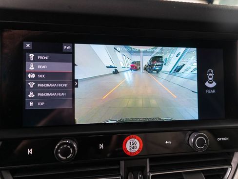 Certified 2023 Porsche Macan S AWD/4WD image 30