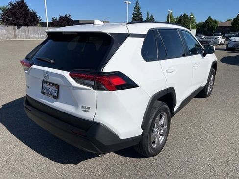 Used 2023 Toyota RAV4 XLE AWD/4WD image 5