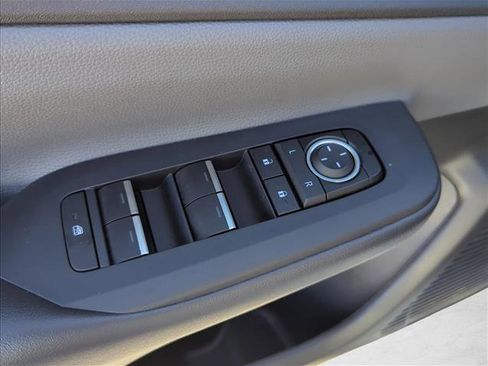 Certified 2025 Toyota Prius XLE image 10