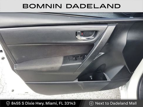 Used 2019 Toyota Corolla SE image 12