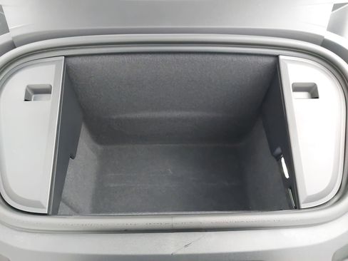 Used 2025 Porsche Taycan 4S image 33