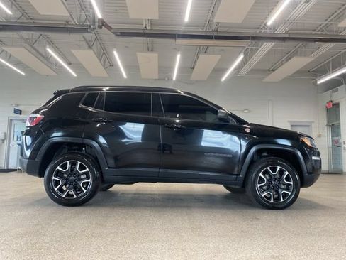 Used 2020 Jeep Compass Trailhawk AWD/4WD image 4