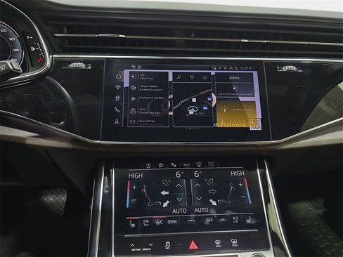 Used 2025 Audi Q7 3.0T Prestige w/ Prestige Package image 22