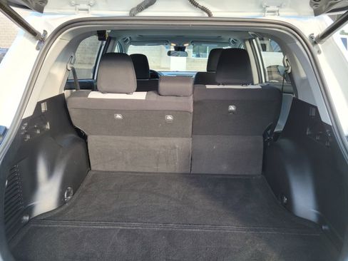 Used 2018 Toyota RAV4 XLE image 32