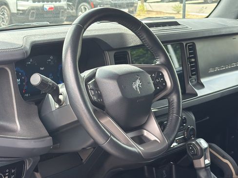 Used 2025 Ford Bronco Badlands AWD/4WD image 13