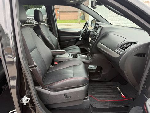 Used 2020 Dodge Grand Caravan GT FWD image 16