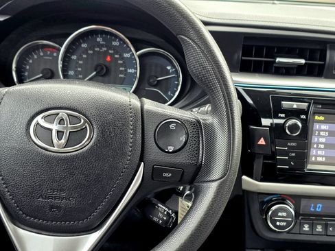 Used 2014 Toyota Corolla LE FWD image 23