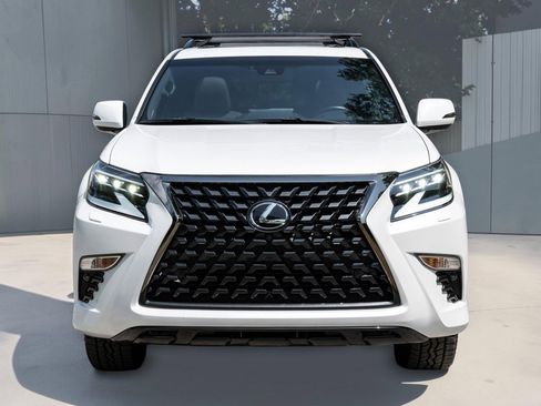 Used 2023 Lexus GX 460 image 9