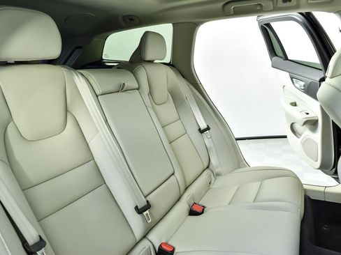 Certified 2024 Volvo V60 B5 Cross Country Plus image 24