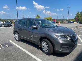 Used 2018 Nissan Rogue S FWD video 2