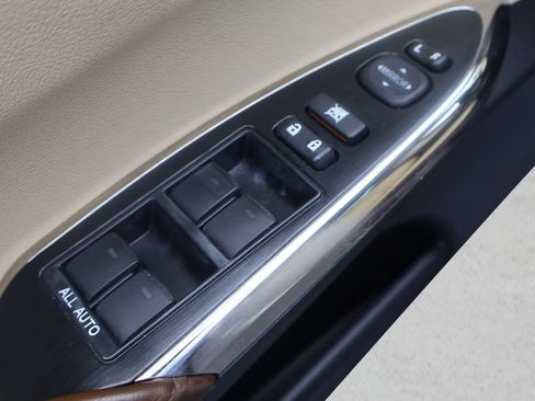 Certified 2016 Toyota Avalon XLE FWD image 10