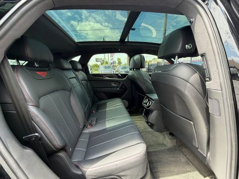 Used 2020 Bentley Bentayga AWD/4WD image 63