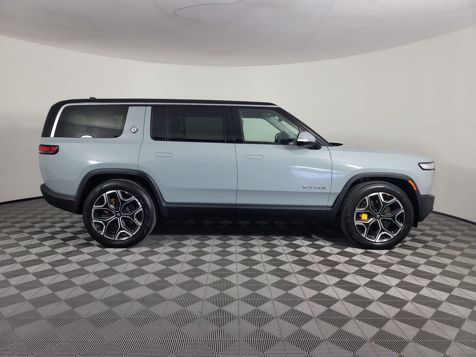 Used 2024 Rivian R1S Adventure Quad AWD/4WD image 6
