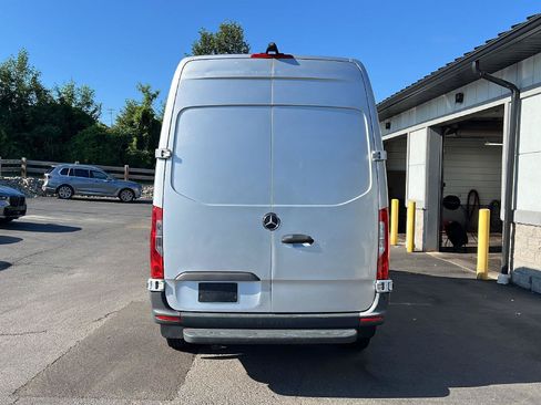 Used 2023 Mercedes-Benz Sprinter 2500 image 6