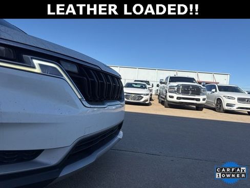 Used 2024 Kia Carnival LX image 15