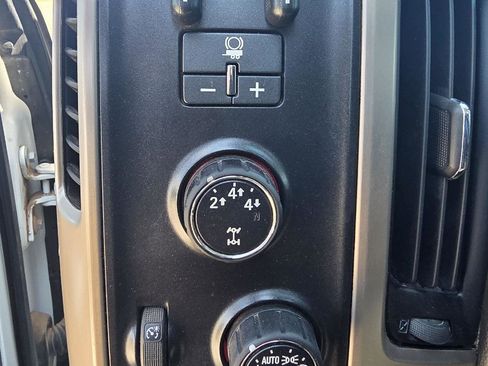 Used 2016 GMC Sierra 2500 Denali w/ Duramax Plus Package AWD/4WD image 11