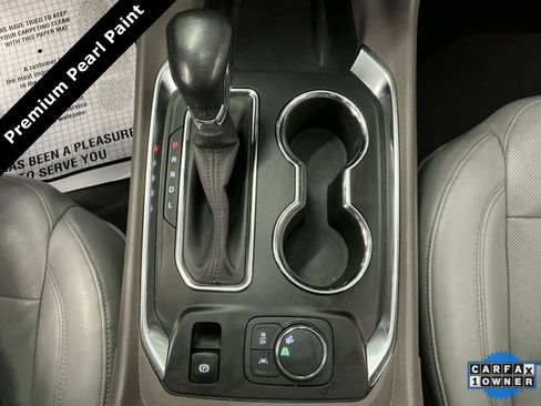 Used 2021 Chevrolet Traverse Premier image 25