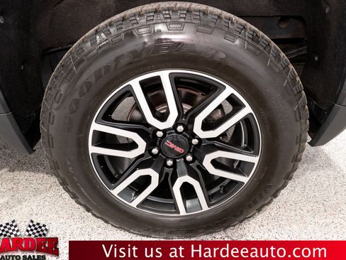 Used 2024 GMC Sierra 1500 AT4 w/ AT4 Preferred Package AWD/4WD image 10