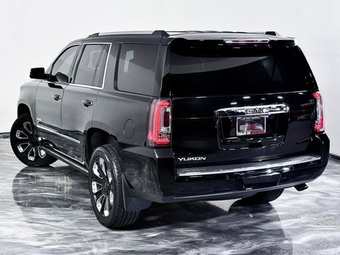 Used 2019 GMC Yukon Denali w/ Denali Ultimate Package AWD/4WD image 12