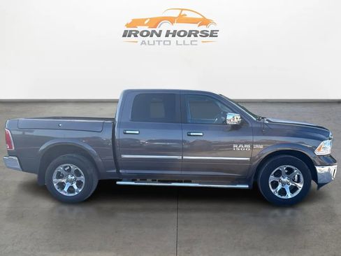 Used 2017 RAM 1500 Laramie w/ Convenience Group AWD/4WD image 4