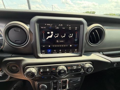 Used 2023 Jeep Wrangler Unlimited w/ Cold Weather Group AWD/4WD image 19