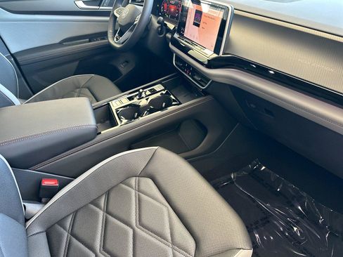 New 2026 Volkswagen Atlas Peak Edition AWD/4WD image 16