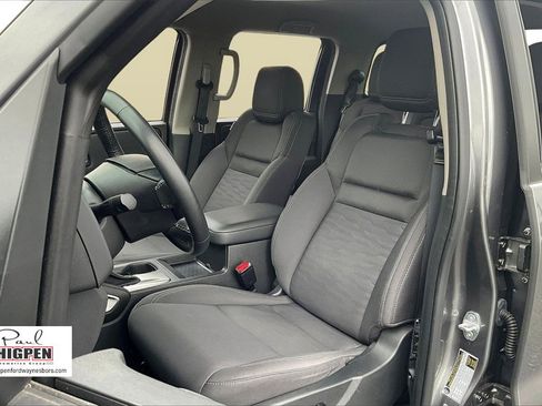 Used 2024 Nissan Frontier SV w/ SV Convenience Package image 25