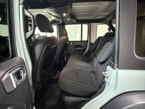 Used 2024 Jeep Wrangler Unlimited Rubicon 4xe AWD/4WD image 23
