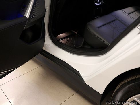 Certified 2025 BMW 530i xDrive AWD/4WD image 28
