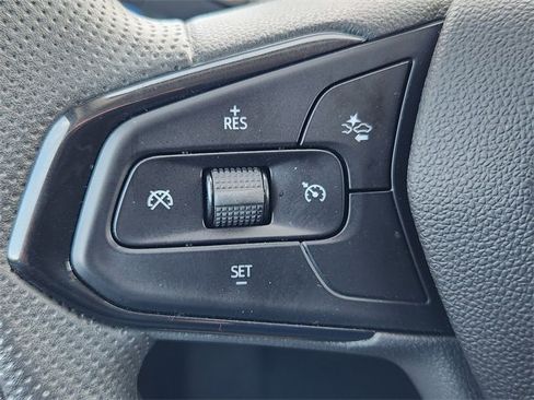 Used 2025 Chevrolet Trax LT image 28