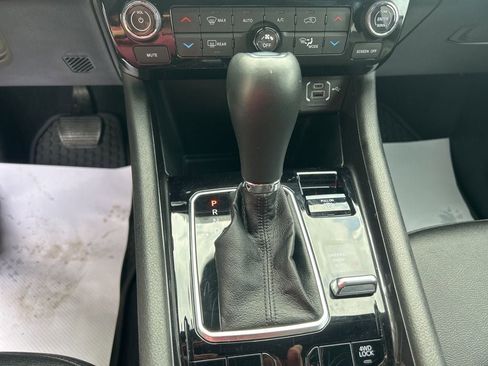 Used 2025 Jeep Compass Latitude w/ Sun & Sound Group image 15