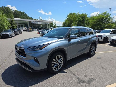 Used 2021 Toyota Highlander Platinum AWD/4WD image 7