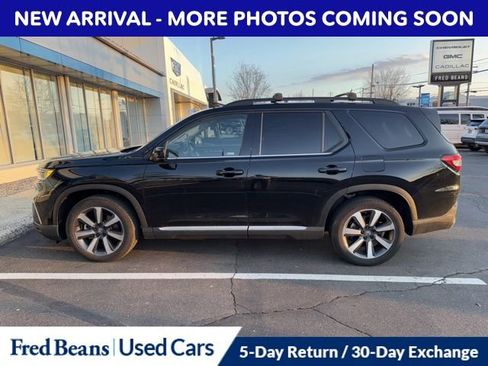 Used 2025 Honda Pilot Touring image 6