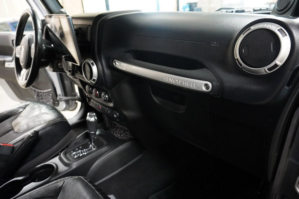 Used 2013 Jeep Wrangler Unlimited Sport AWD/4WD image 15