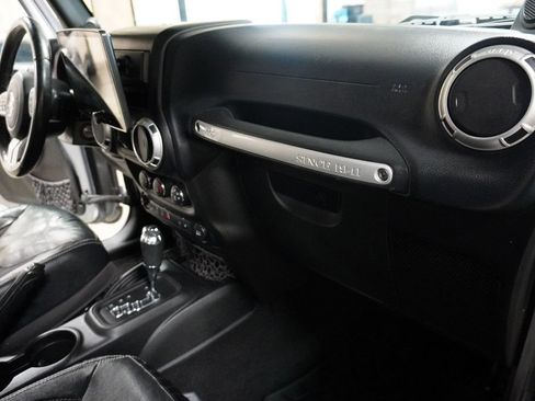 Used 2013 Jeep Wrangler Unlimited Sport AWD/4WD image 15