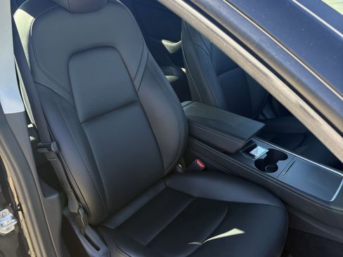 Used 2023 Tesla Model 3 Standard Range image 14