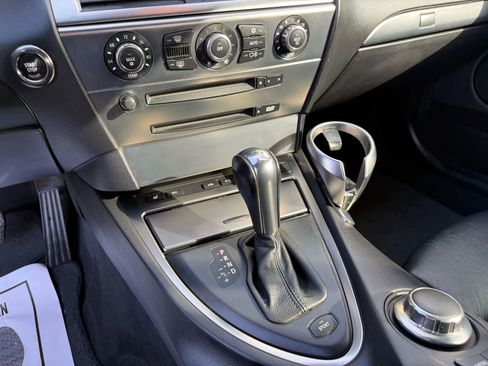 Used 2006 BMW 650i Convertible image 26