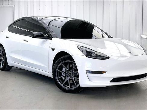 Used 2021 Tesla Model 3 Standard Range Plus RWD image 1