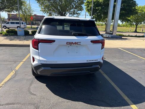 Used 2026 GMC Terrain Elevation FWD image 2