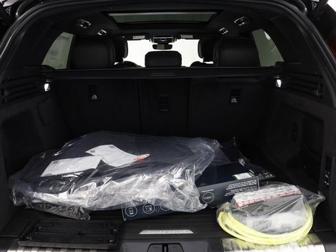 New 2025 Land Rover Range Rover Sport Dynamic SE image 17