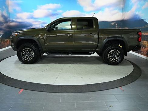 Used 2024 Chevrolet Colorado ZR2 w/ Technology Package image 4