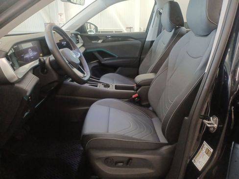 New 2026 Volkswagen Tiguan SE AWD/4WD image 9